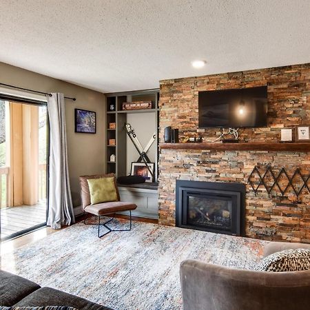 Ski-Inandout And Golf Condo With Aandc At Holiday Valley! 埃利科特维尔 外观 照片