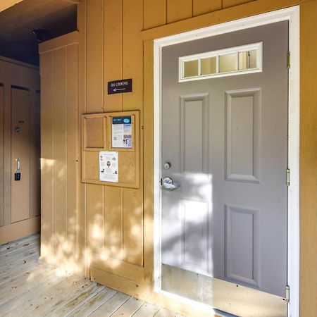 Ski-Inandout And Golf Condo With Aandc At Holiday Valley! 埃利科特维尔 外观 照片