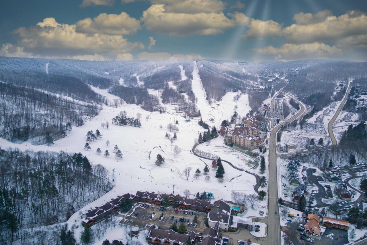 Ski-Inandout And Golf Condo With Aandc At Holiday Valley! 埃利科特维尔 外观 照片