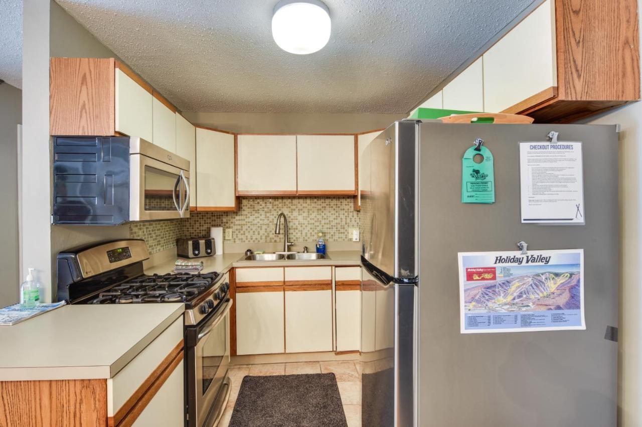 Ski-Inandout And Golf Condo With Aandc At Holiday Valley! 埃利科特维尔 外观 照片