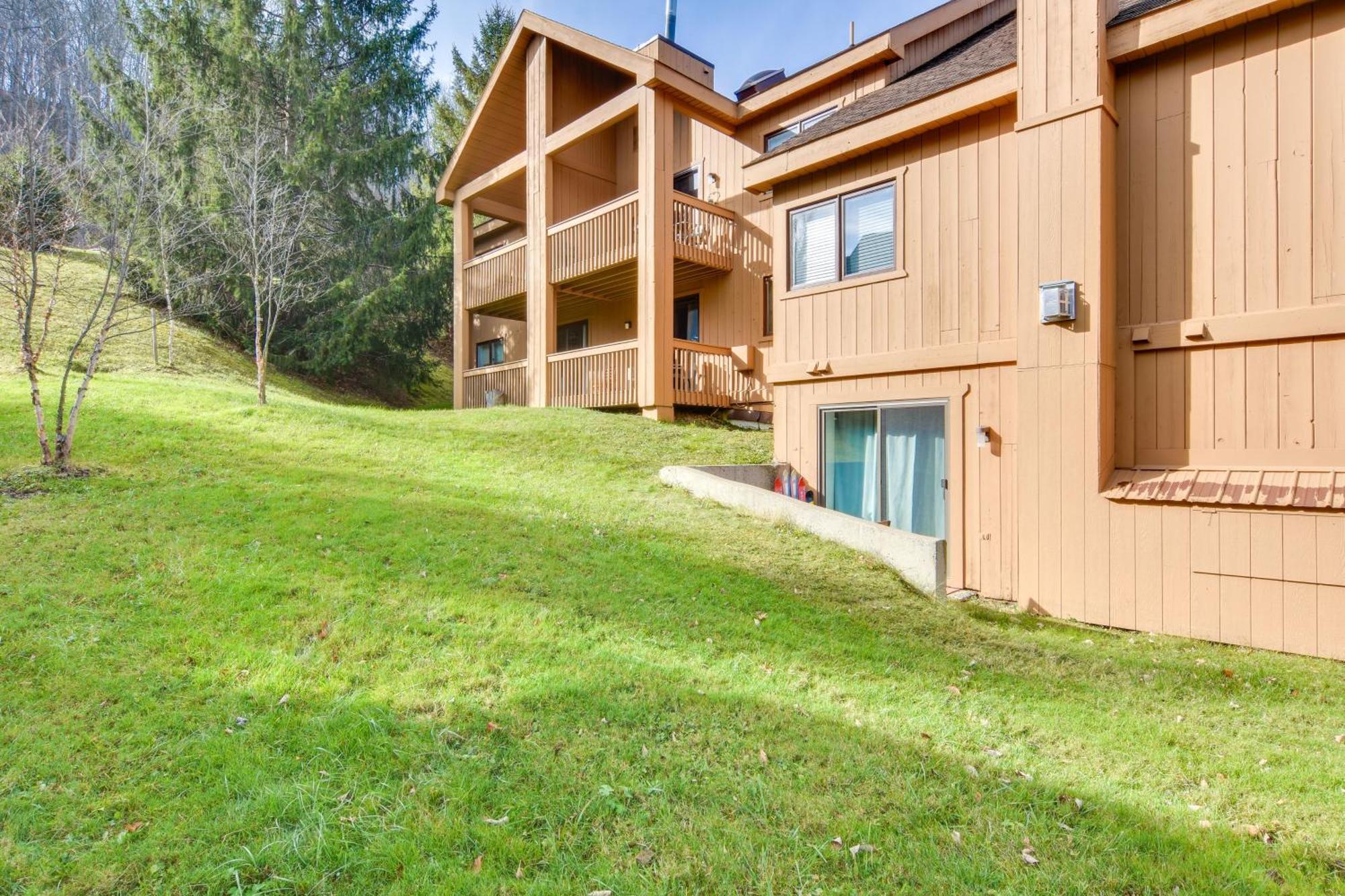 Ski-Inandout And Golf Condo With Aandc At Holiday Valley! 埃利科特维尔 外观 照片